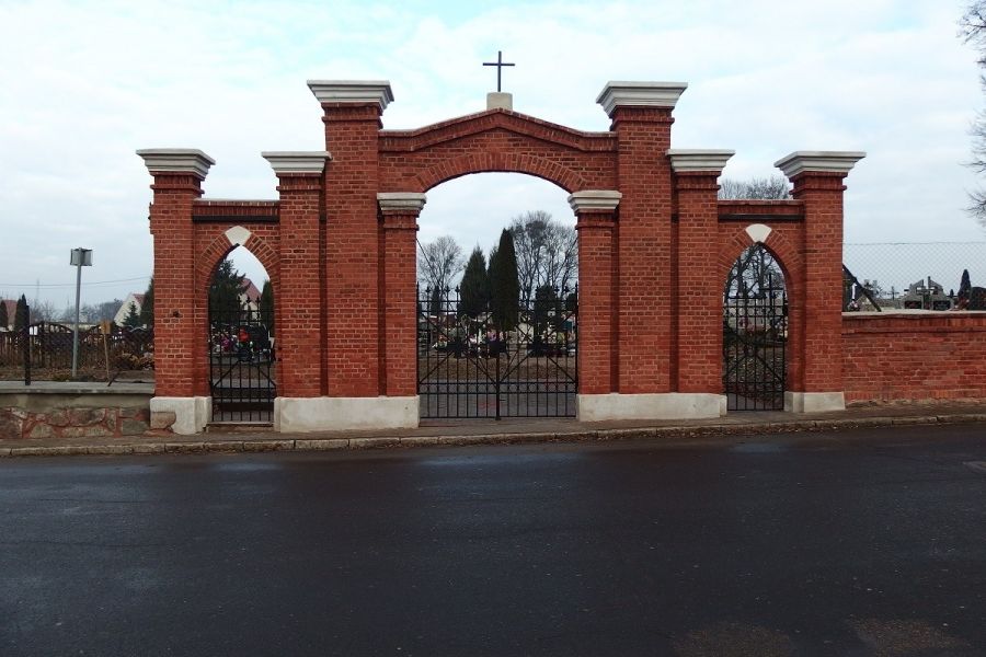 Cmentarz komunalny z XIX w. w Miłomłynie